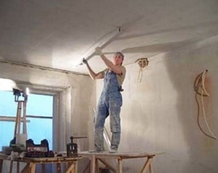 Основные этапы штукатурки потолков