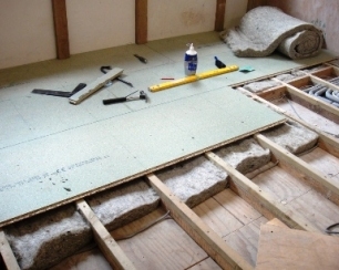 Как утеплить пол в квартире своими руками