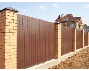 Несколько полезных фактов о заборах из профнастила