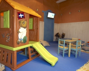 Обустройство детской: как сделать ее функциональной, красивой и не навредить ребенку