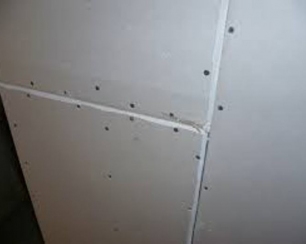 Оклейка обоев на красочное покрытие