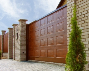 Почему так сильно отличаются цены на откатные ворота?