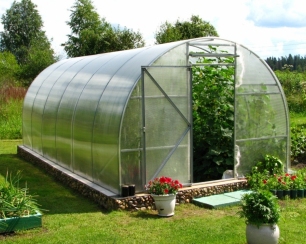 Преимущества использования поликарбоната для обустройства теплицы