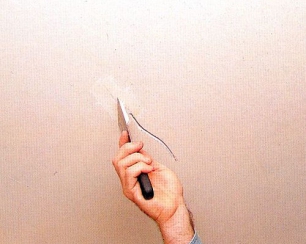 Как удалить трещины на потолке